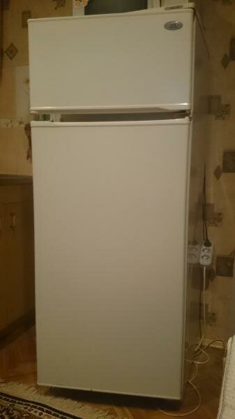продам холодильник Атлант б у в рабочем состоянии 2000 руб.. Иваново