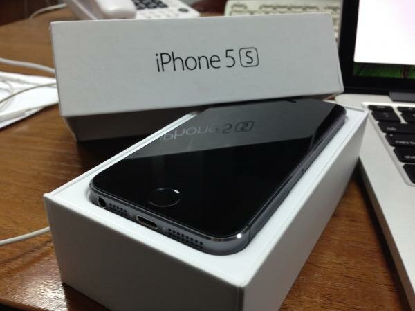 Новый iPhone 5S Черный 16 гб из Apple Store. Иваново