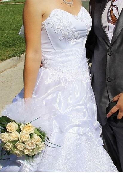 Продаю белоснежное свадебное платье вместе с аксессуарами торг. Иваново